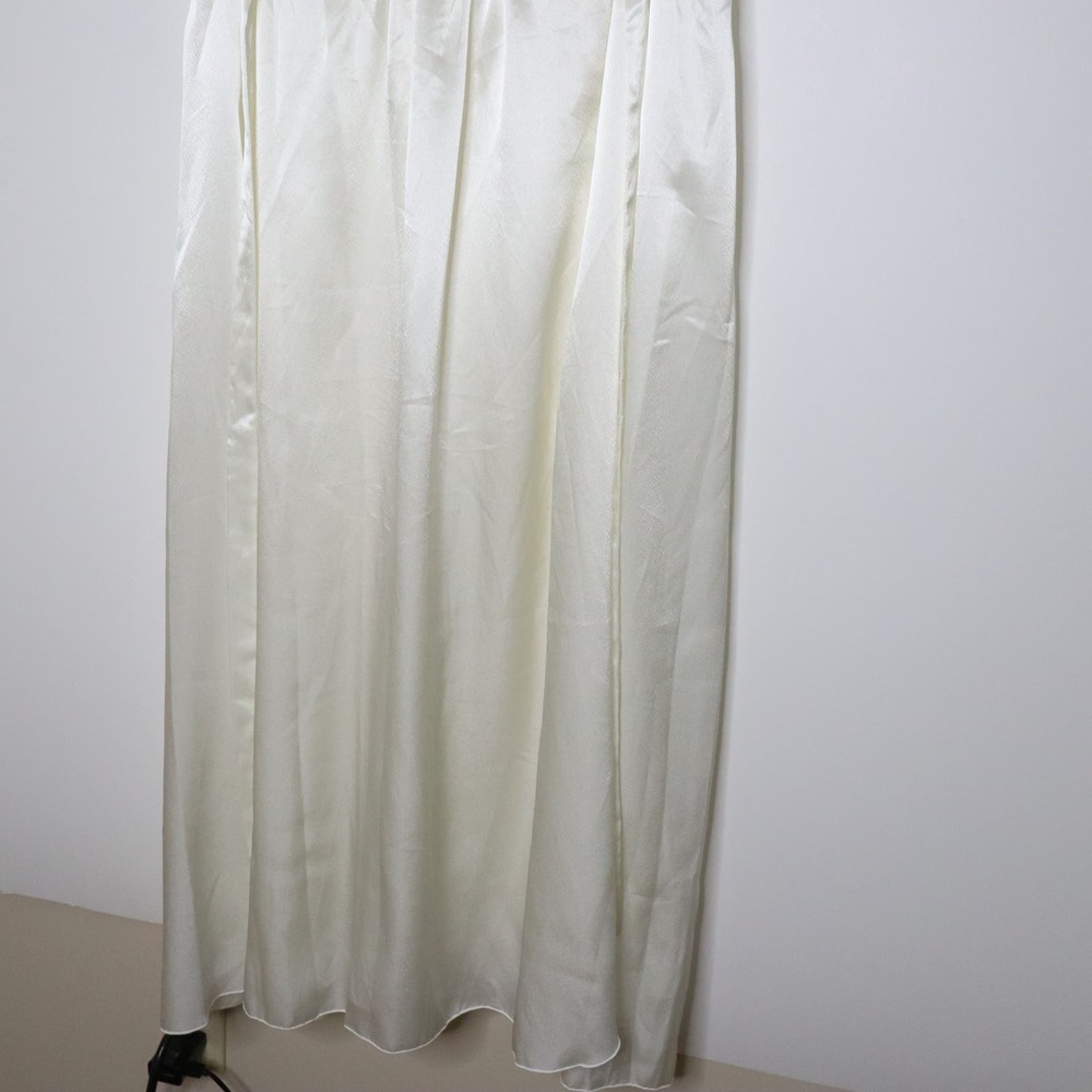 Oscar de la Renta Ivory Satin Wrap Robe - Picture 11 of 13